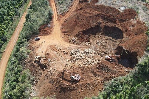 Đắk Nông: Đột nhập 'công trường' khai thác đá trái phép trên đất rẫy