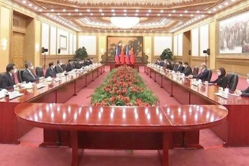 Philippines-Trung Quốc nhất trí lập kênh liên lạc trực tiếp về Biển Đông, thúc đẩy hợp tác thăm dò dầu khí