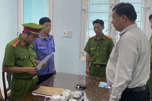 Thêm 3 người bị bắt trong vụ quản lý thị trường nhận hối lộ