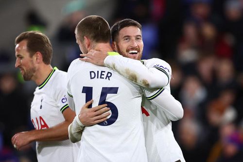 Son và Kane bùng nổ, Tottenham thắng ''rửa mặt'