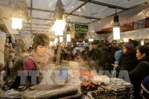 Hàn Quốc giảm mạnh giá bán nhiều loại hàng hóa