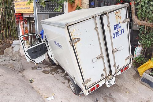 Phát hiện xe máy bị trộm trong thùng ôtô tải tông cảnh sát ở TP.HCM