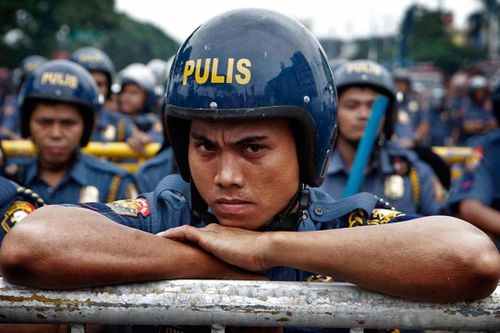 Lý do hàng trăm sĩ quan cảnh sát Philippines bị đòi từ chức