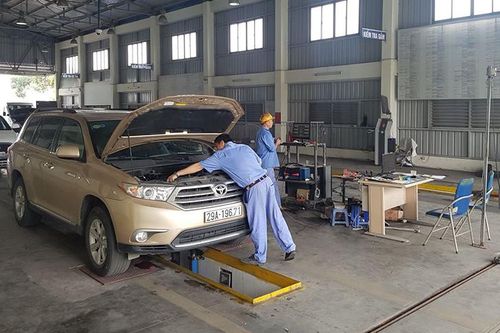 Loạt đăng kiểm viên biệt phái TPHCM bất ngờ... nghỉ phép