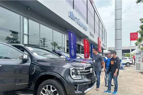 Khi đại lý chính hãng tung chiêu 'cho thuê ô tô tự lái'