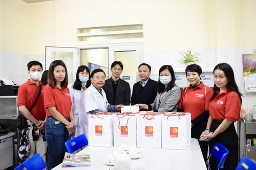 Tập đoàn Bitexco phối hợp với Tạp chí Trẻ em Việt Nam trao tặng 1.000 suất quà Tết tới trẻ em khó khăn
