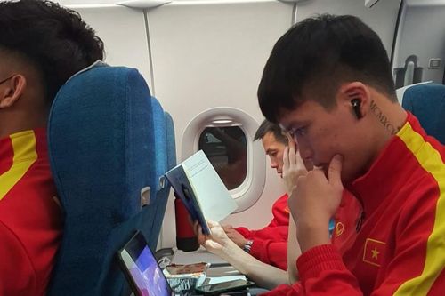 'Lửa thử vàng' các tuyển thủ Việt Nam tại 'chảo lửa Mỹ Đình'