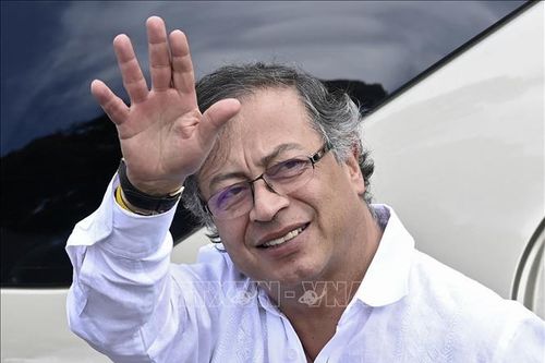 Tổng thống Colombia thăm Venezuela