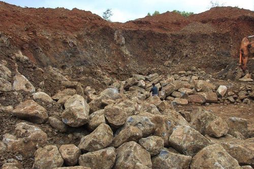 Vụ đột nhập 'công trường' khai thác đá trái phép trên đất rẫy: Sẽ xử lý hai hành vi vi phạm