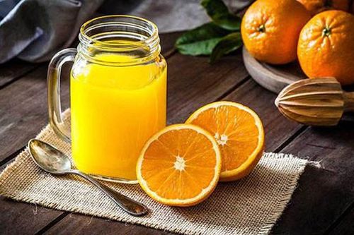 Nước cam giàu dinh dưỡng nhưng ai không nên uống?