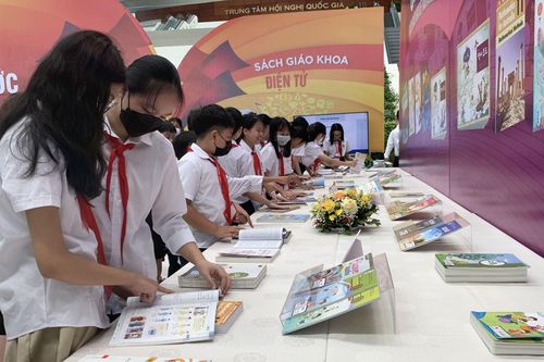 Phê duyệt hơn 90 đầu sách lớp 8 và lớp 11 theo Chương trình giáo dục phổ thông mới