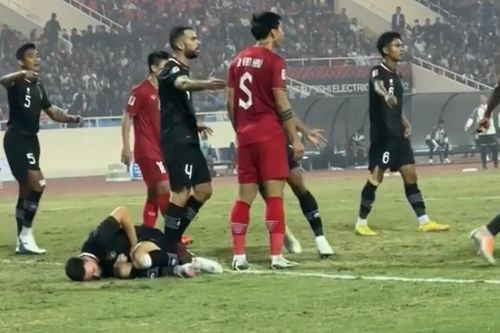 Văn Hậu: Marc Klok của Indonesia là một diễn viên kịch