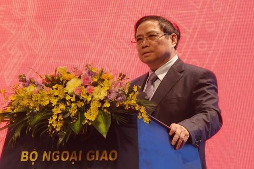Thủ tướng: Ngoại giao phải đi trước mở đường