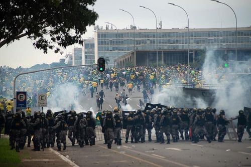 Brazil: Nga ủng hộ tân Tổng thống, Mỹ mời sang Washington; tình hình trở lại bình thường, 1.500 đối tượng bị bắt giữ