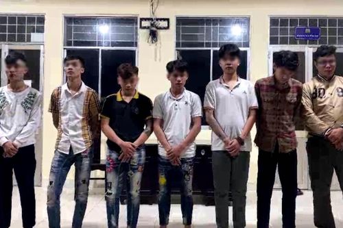 Hỗn chiến trước quán bar ở Bình Dương, 2 thanh niên bị chém