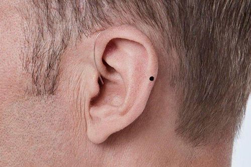 Đang ngủ thấy tai đau buốt, đi khám mới phát hiện thứ kinh dị