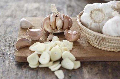 Chỉ vài củ tỏi 'nhỏ nhưng có võ' cả trăm con chuột lũ lượt tháo chạy khỏi nhà bạn