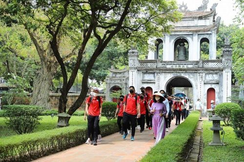 Trung Quốc mở cửa biên giới: Ngành nào sẽ hưởng lợi?