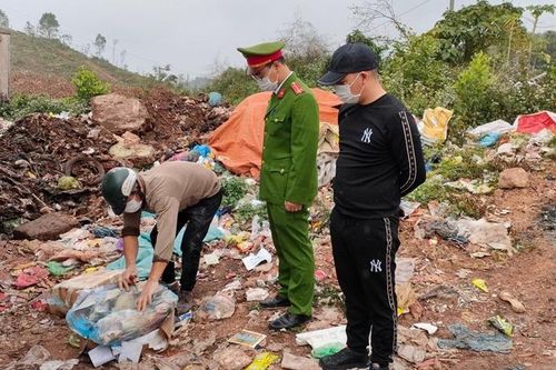 Phát hiện xe chở hơn 5 tấn tai lợn bắt đầu phân hủy
