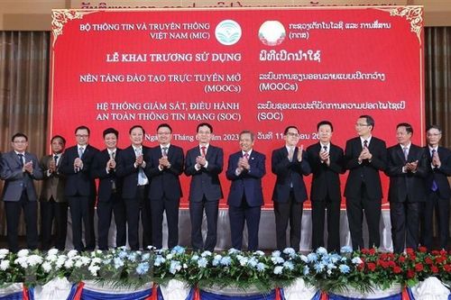Việt Nam bàn giao 2 hệ thống góp phần giúp Lào đẩy nhanh chuyển đổi số