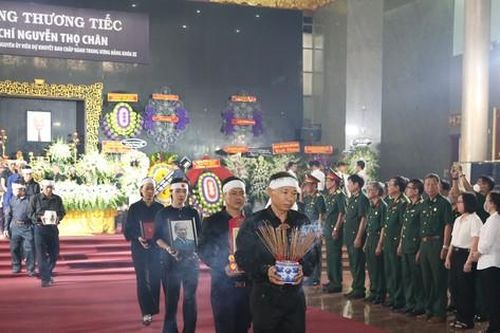 Tiễn đưa ông Nguyễn Thọ Chân về nơi an nghỉ cuối cùng