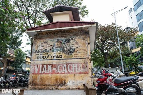 Hà Nội mời chuyên gia đánh giá, thẩm định bức tranh tường tiếng Pháp vừa phát lộ