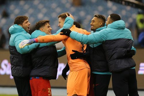 Thắng luân lưu nhờ Stegen, Barca đấu Real Madrid ở chung kết Siêu cúp