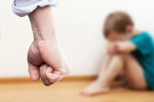 Bắt khẩn cấp bảo mẫu nghi đánh bé 6 tháng tuổi ở TP.HCM