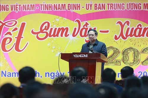 Thủ tướng dự Chương trình 'Tết Sum vầy - Xuân gắn kết' tại Nam Định