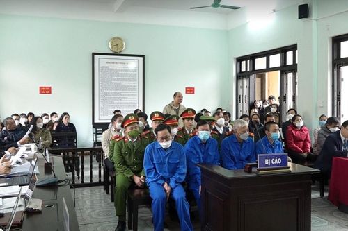 Tuyên phạt 15 năm tù đối với nguyên Giám đốc Cảng hàng không Phú Bài