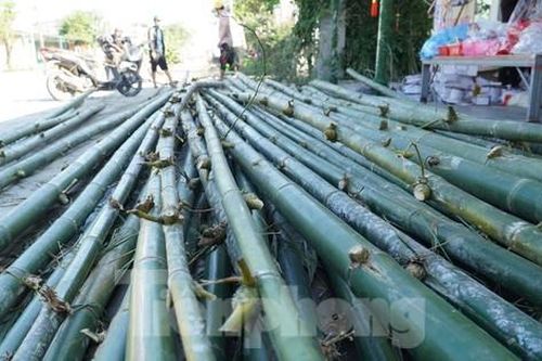 Hốt bạc dịp cận Tết nhờ dựng cây nêu trừ tà