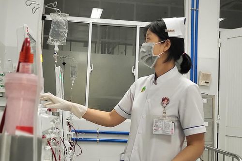 Thưởng Tết của bác sĩ: Nơi trăm triệu đồng, chỗ từ chối chia sẻ