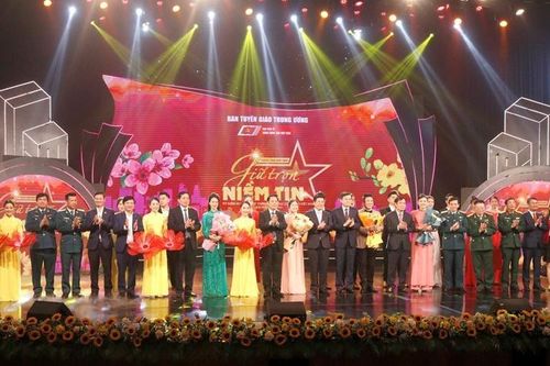 Lắng đọng cảm xúc với đêm nhạc Giữ trọn niềm tin