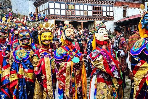 Du Xuân tại 'Vương quốc trên mây' Bhutan, trải nghiệm các lễ hội sôi động, rực rỡ, kỳ lạ