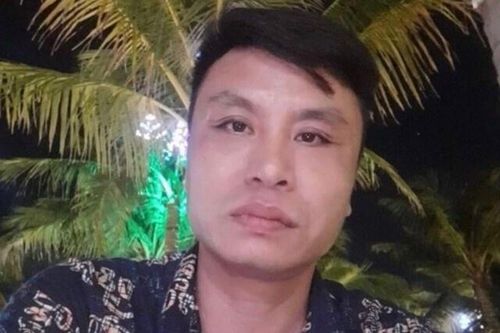 Tạm giữ tài xế lao ôtô vào 5 người đang sưởi ấm bên đường