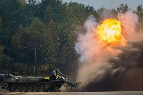 Uy lực xe rà phá bom mìn Keiler Đức tài trợ cho Ukraine