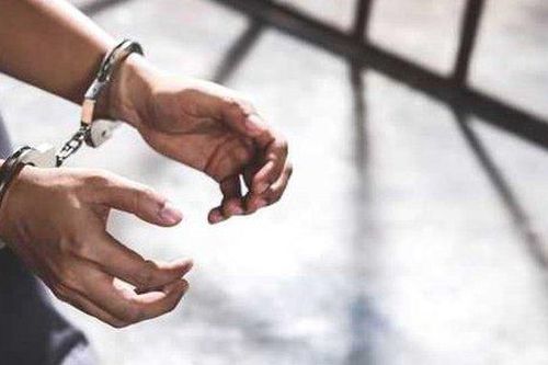 Giận vợ, chồng giết con gái ruột