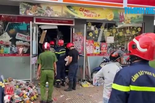Bước đầu xác định nguyên nhân sập cửa hàng Circle K làm 1 người tử vong