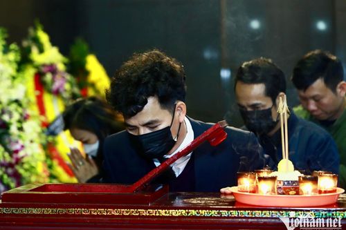 Những hình ảnh xúc động trong đám tang NSND Doãn Hoàng Giang