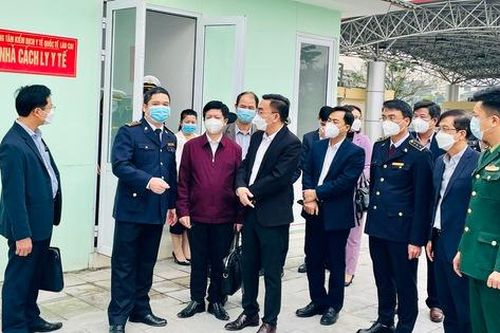 Sáng 18/1: Không còn bệnh nhân COVID-19 phải thở máy, giám sát chặt sự xuất hiện các biến thể mới