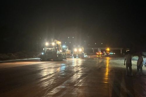 Bám công địa 'xuyên Tết' trên tuyến cao tốc bắc-nam