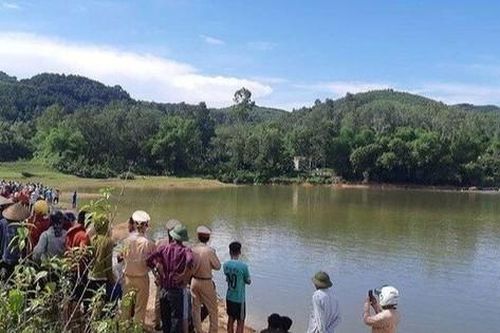 Ba em nhỏ chết đuối thương tâm vào ngày cận Tết