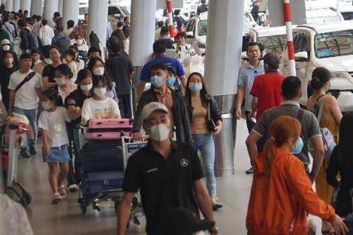 Cao điểm Tết, kỷ lục hơn 130 nghìn khách qua sân bay Tân Sơn Nhất