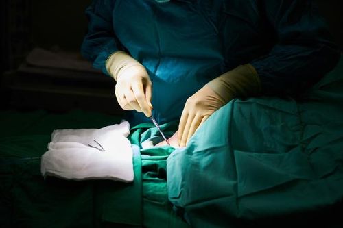 Cháu bé 12 tuổi bị kéo đâm thủng hộp sọ được cứu sống