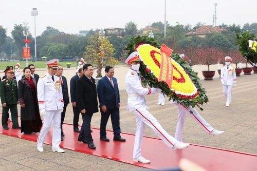 Lãnh đạo Đảng, Nhà nước vào Lăng viếng Chủ tịch Hồ Chí Minh, tưởng niệm các Anh hùng liệt sĩ