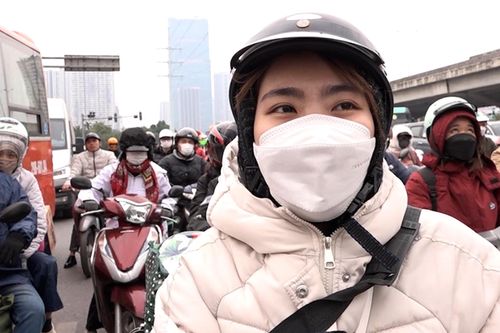 Người dân háo hức về quê ngày 28 Tết
