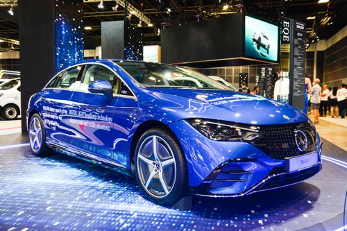 Chi tiết EQE 350+, sedan điện rẻ nhất của Mercedes-Benz tại Singapore