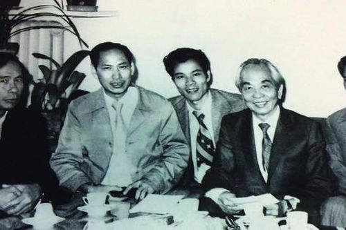 Hai lần tháp tùng Đại tướng