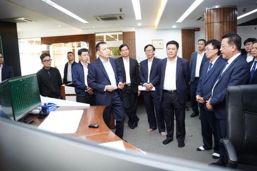 Bộ trưởng Công Thương 'vi hành' kiểm tra việc cấp điện dịp Tết