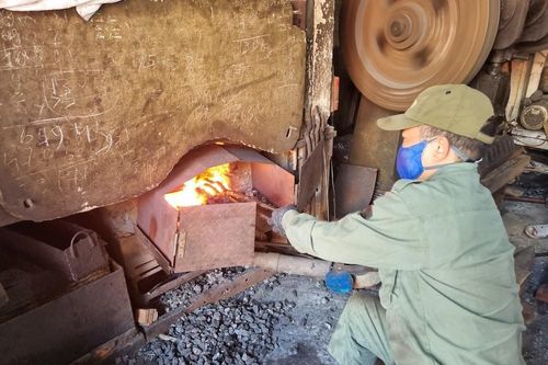 Mùa Tết, Đa Sỹ rộn vang tiếng búa